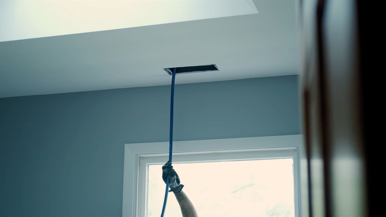 Rens av ventilasjonskanal i tak